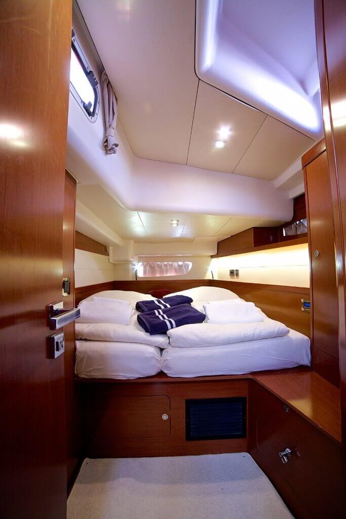 yacht bed room