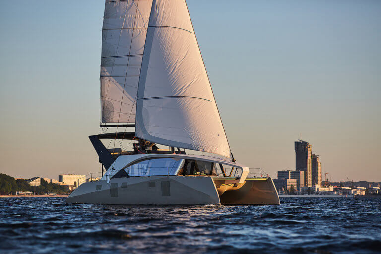 New catamaran WAVE 50